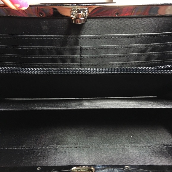 APT 9 Clutch NWT - Picture 4 of 5